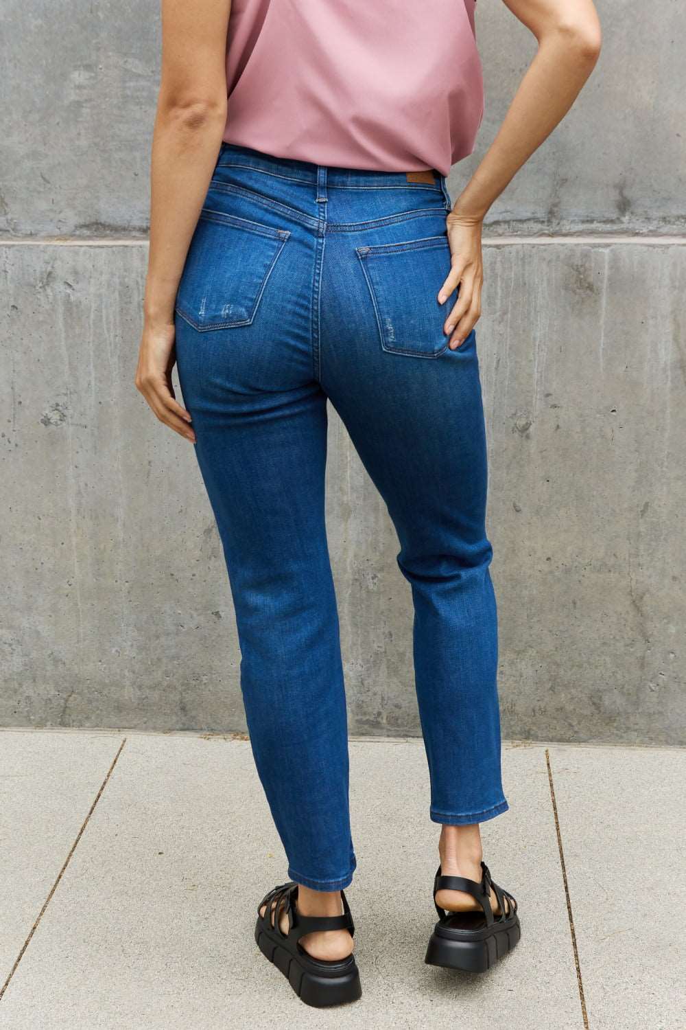 Judy Blue Melanie Full Size High Waisted Distressed Boyfriend Jeans - Rollexi